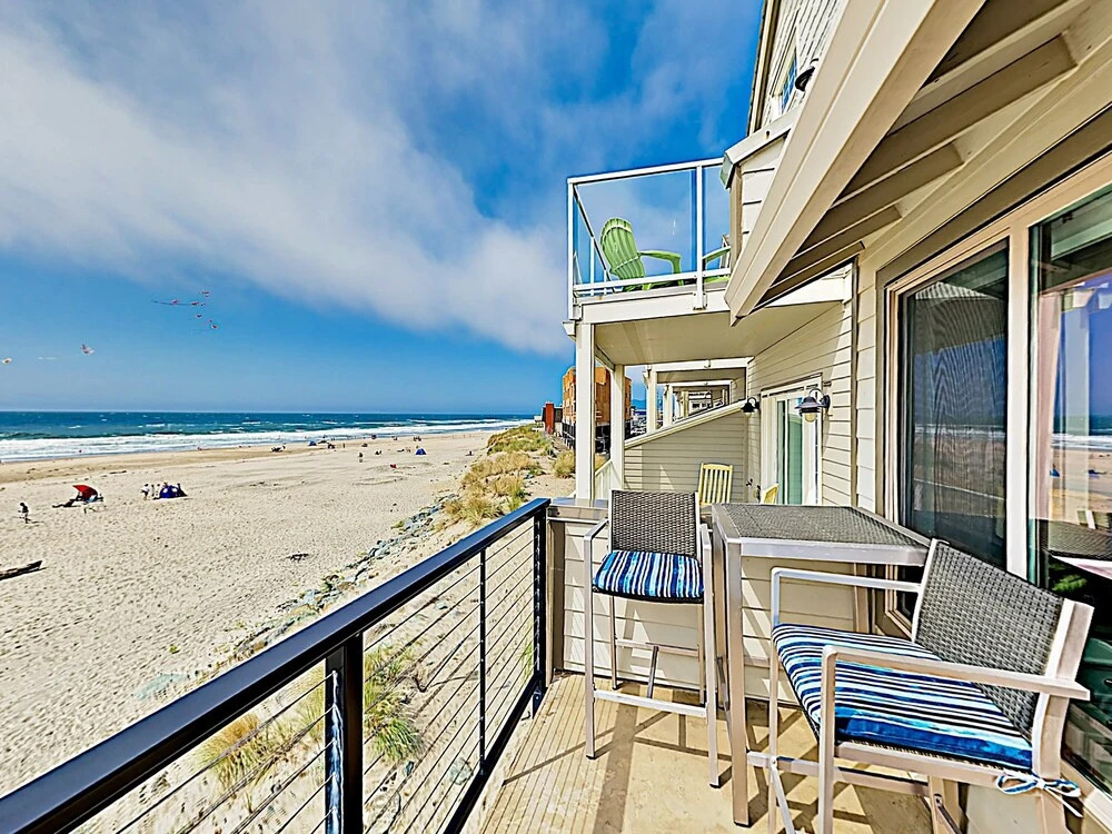 145 Rockaway Beach - 1 Br Condo