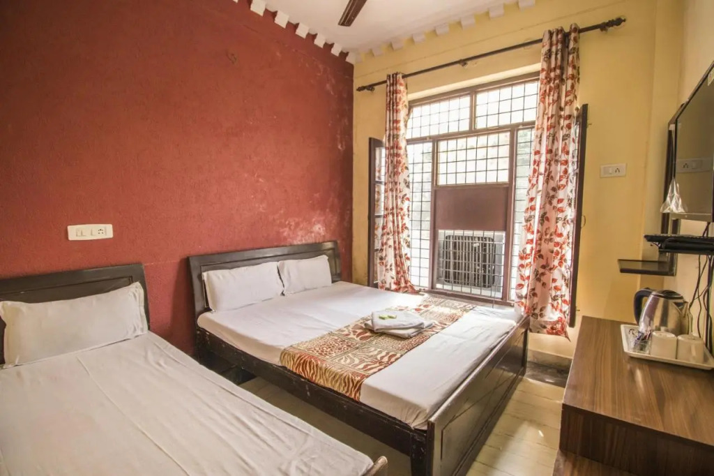 Hotel Bajaj Inn