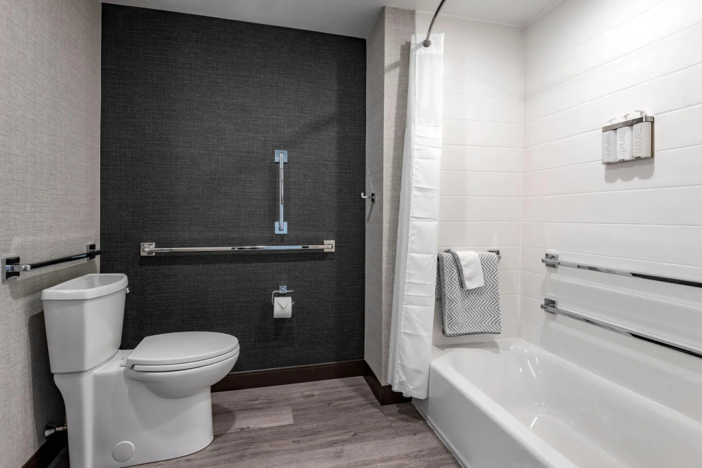 Cambria Hotel Portland Downtown Old Port