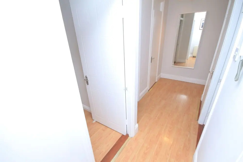 Sir John Rogersons Quay Sleeps 8
