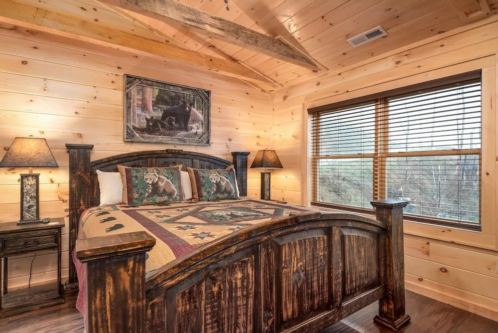 Smoky's Grand View 5 Bedroom Home