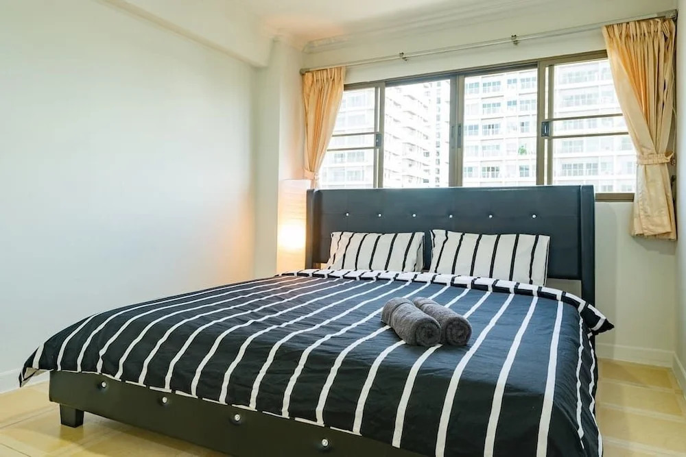 Trendy 2 BR in Thonglor by Pat