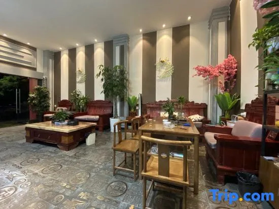 Mangshi Minsu Hotel