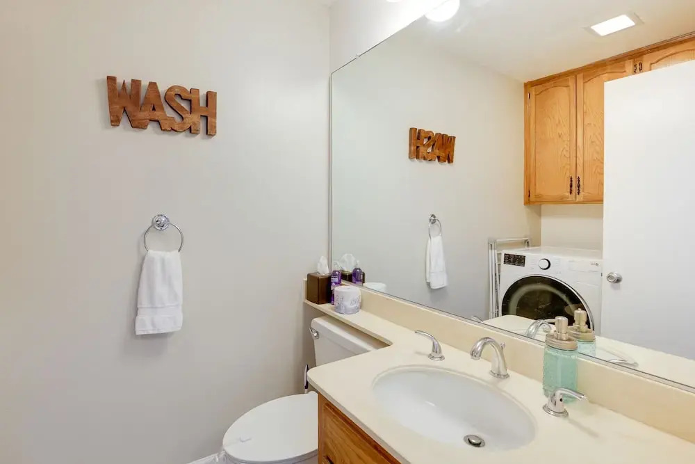 Solana Beach Condo w/ 4 Pools & Beach Access!