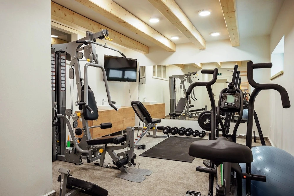 Resla Residence I, II, & Wellness