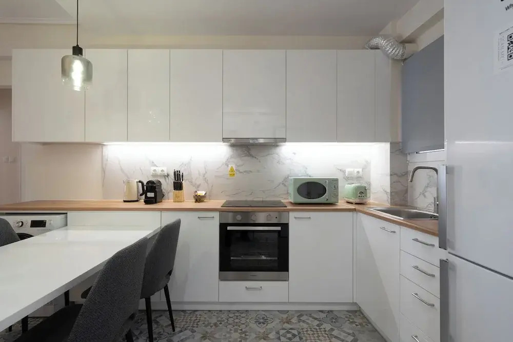 Luxury Comfort in Pagrati - 5 min to Varnava Square