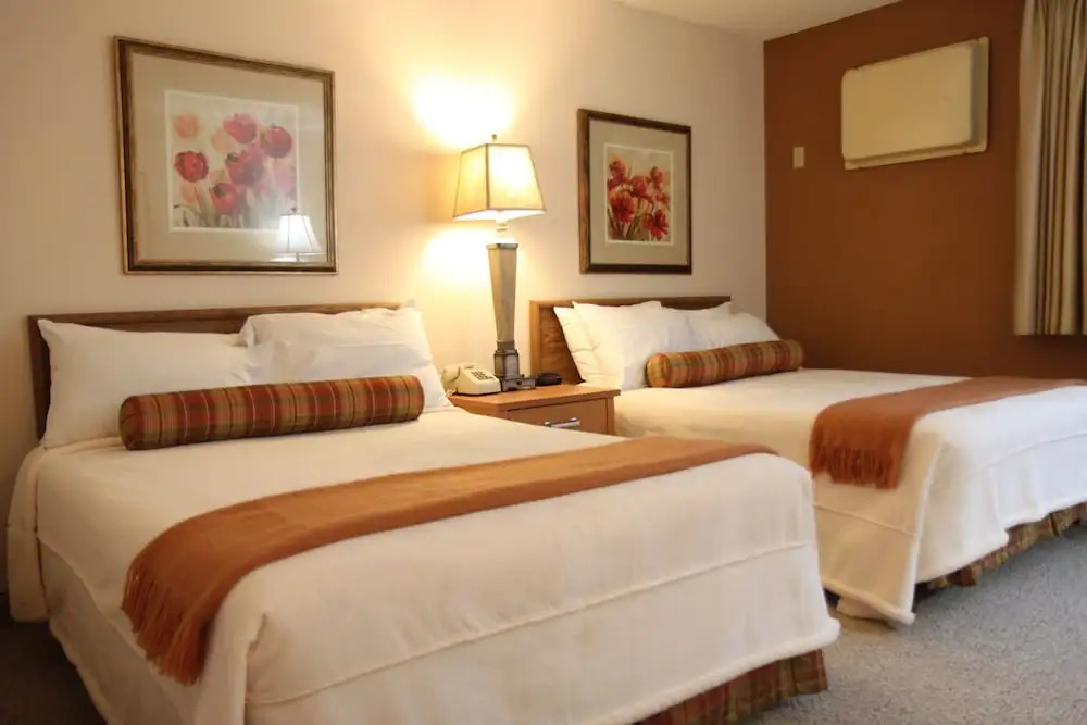 Brentwood Inn & Suites