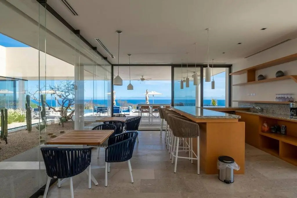 Private pool & spa with stunning ocean views Solaria E 101
