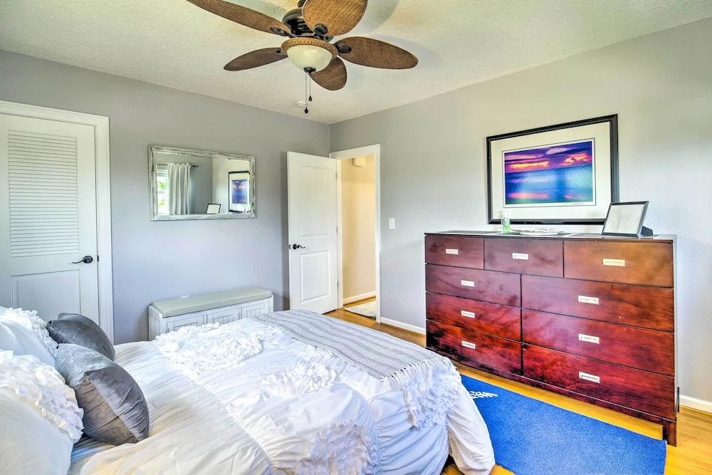 Spacious Satellite Beach Home: Walk to Shore!