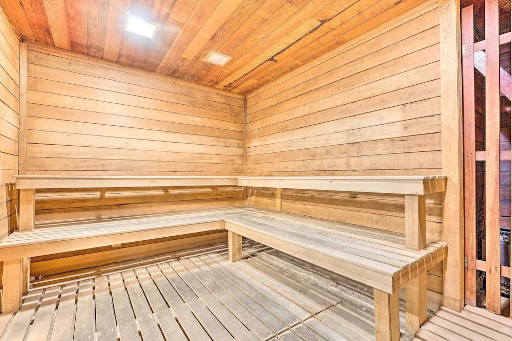 Lincoln Retreat w/ Village of Loon Amenity Access