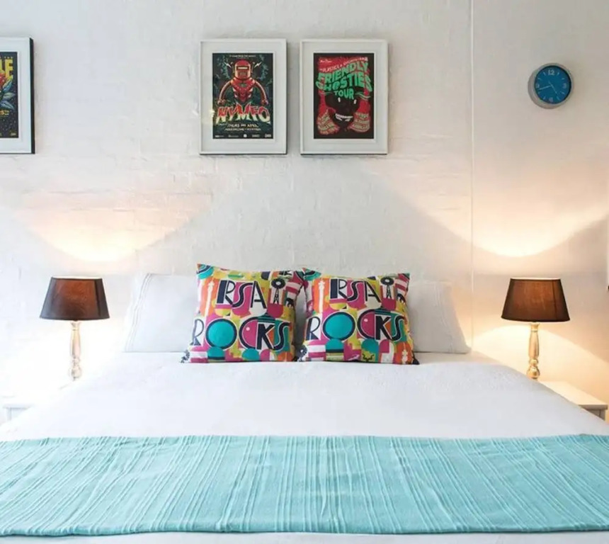 Minimalistic Green Point Studio Apartment