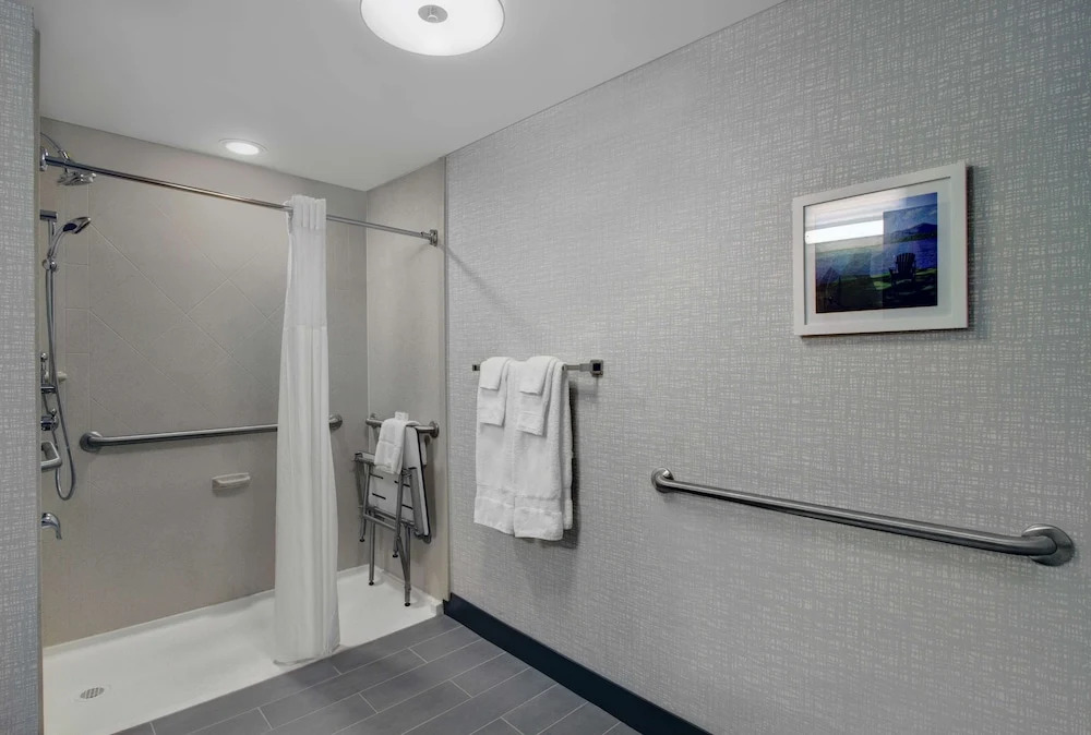 Hampton Inn & Suites Syracuse Erie Blvd I 690