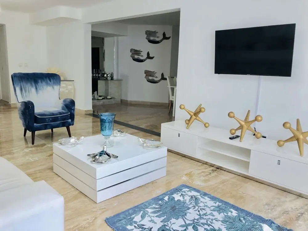 Lovely Luxury Home Near the Beach, 10 ppl