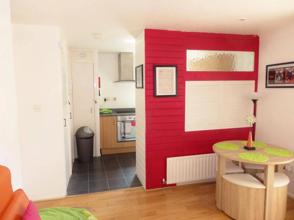 Belfast City Centre - Parking - Private Entrance - BHR Apartments