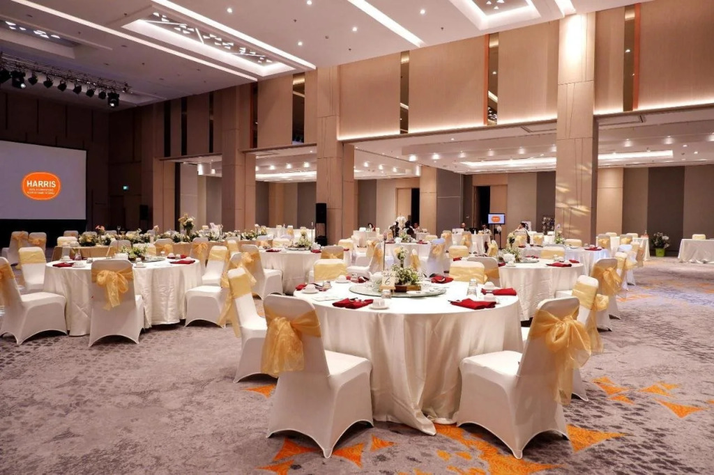 HARRIS Hotel & Conventions Bundaran Satelit Surabaya
