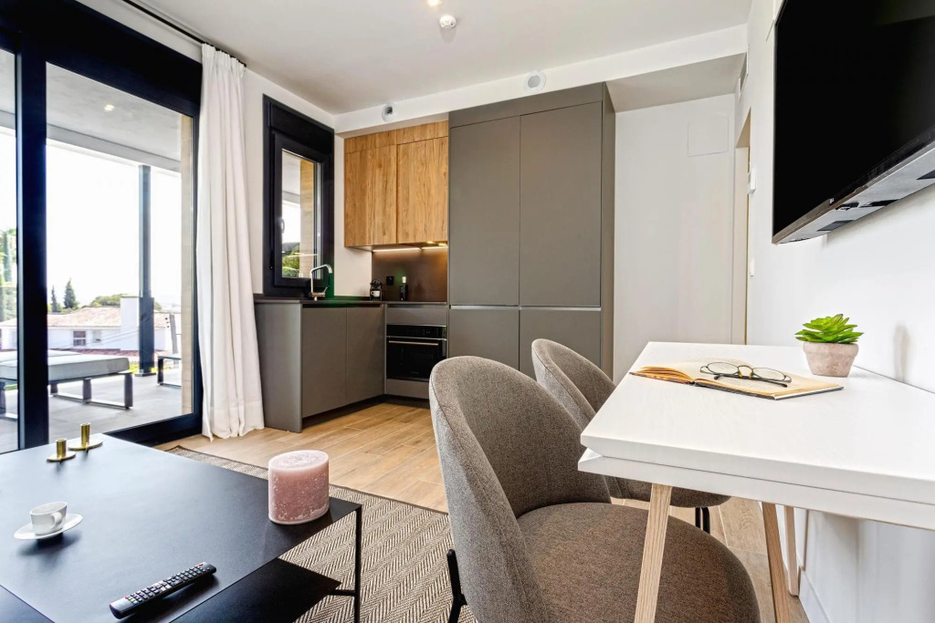 Modern 1BD Apartment With Terrace Pool and Parking Arruzafa V