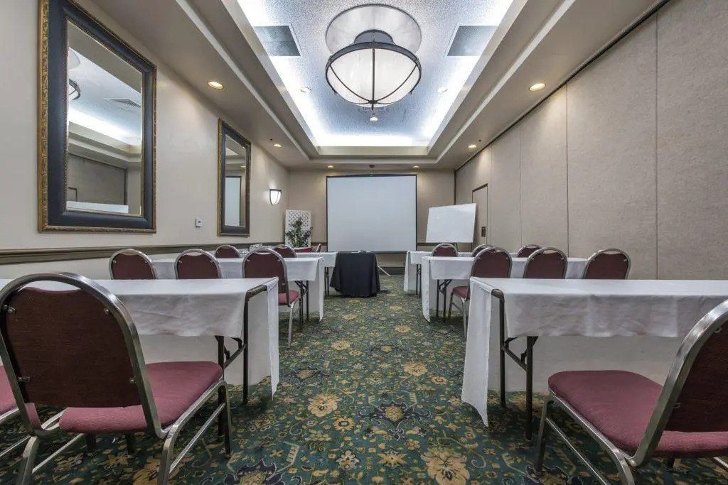 Grand Vista Hotel