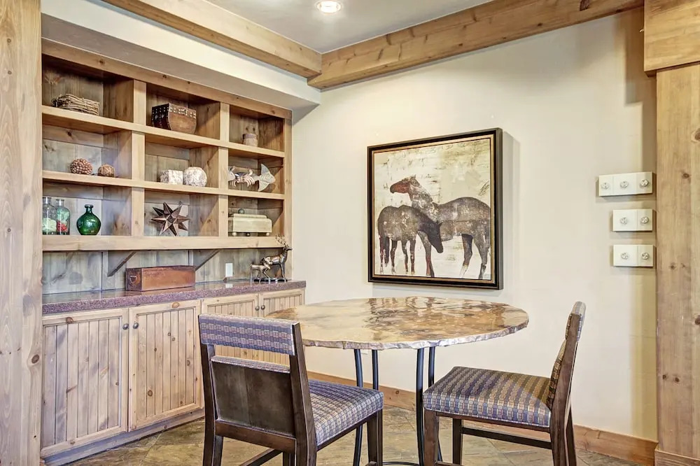 Ski-in 1br  Steps To Gondola + Main St, Sleeps 4 1 Bedroom Condo by RedAwning
