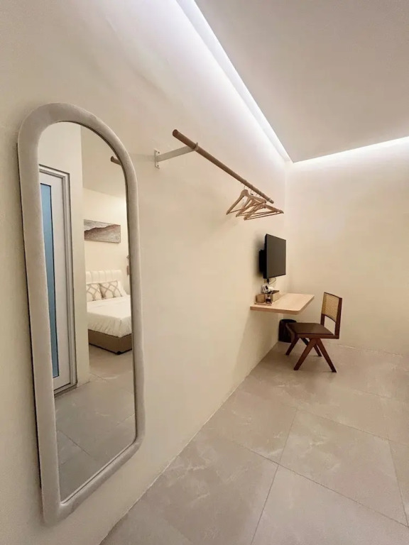 ONE18 Boutique Hotel Self Check In