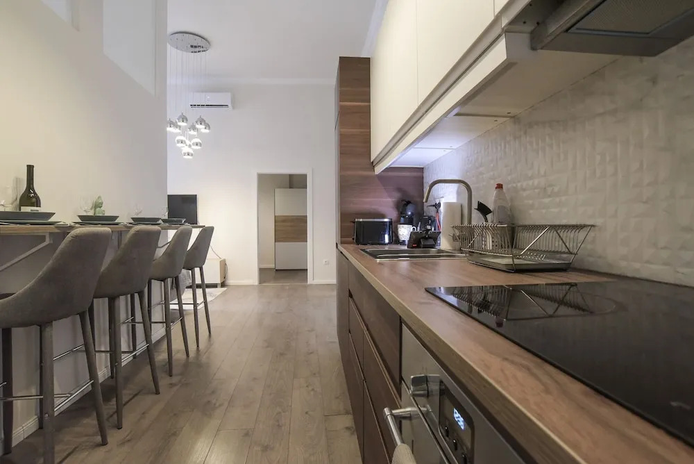 Pelicanstay next to Budapest Basillica