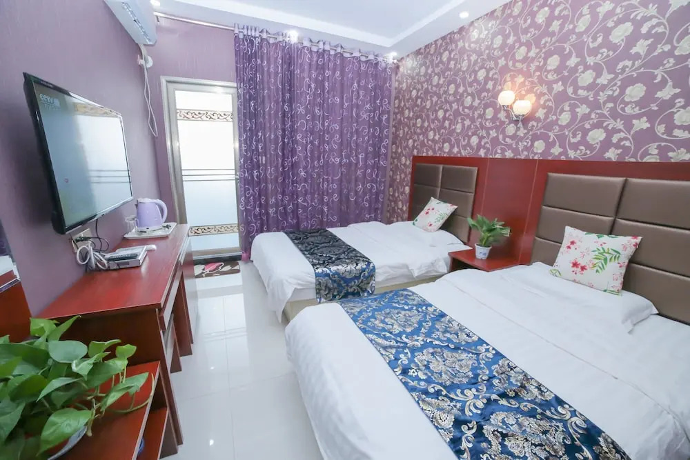 Xi'an Aiweixin Theme Hotel