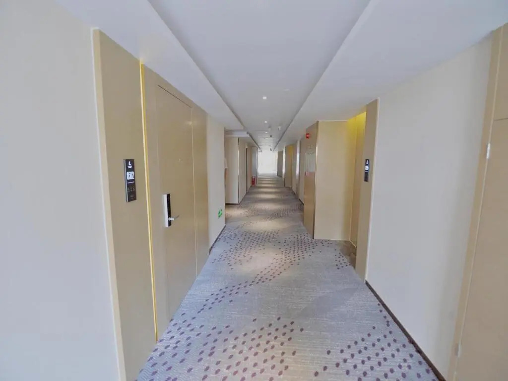 Lavande Hotel Xingyi Jushan Avenue