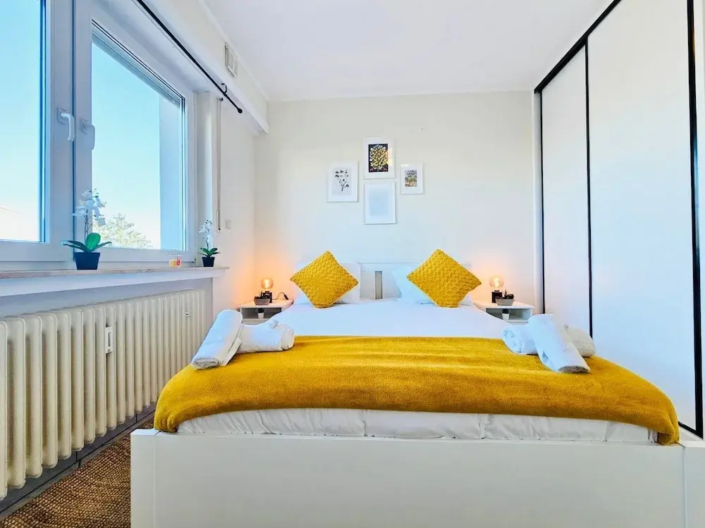 Chic Urban Stay 2BR with parking