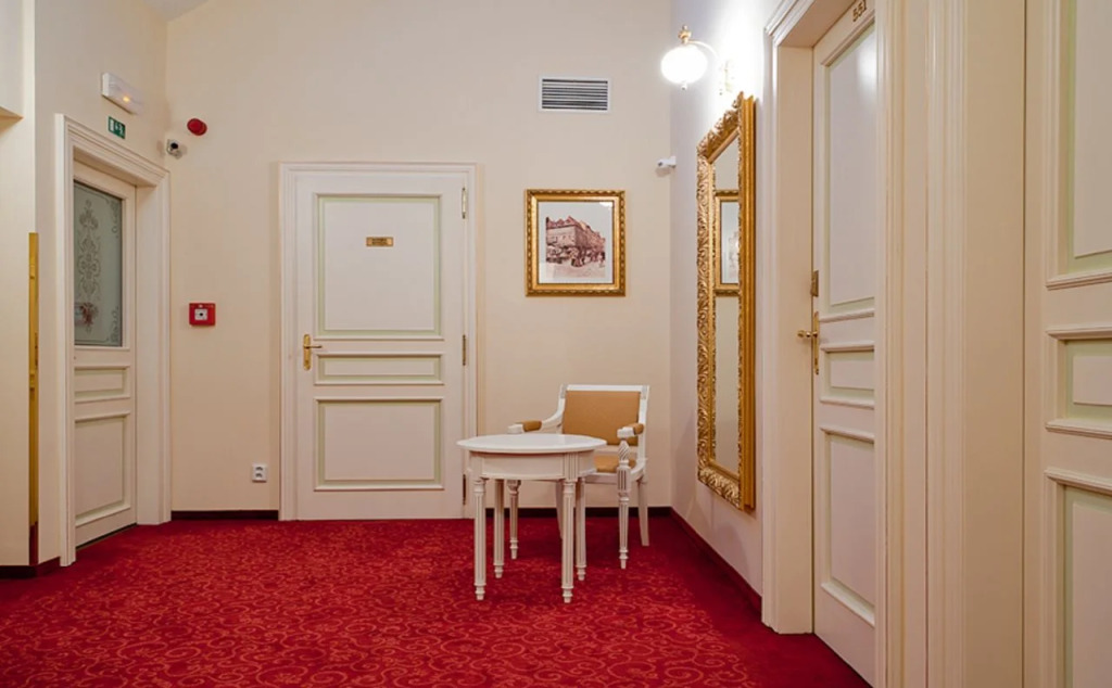 Alqush Downtown Hotel