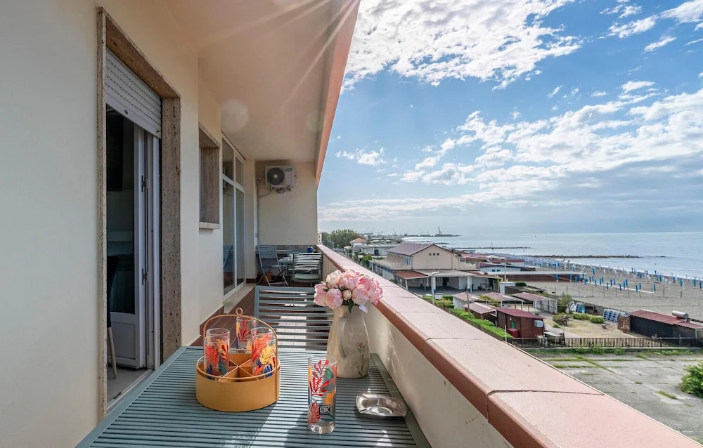 Awesome Apartment in Marinella di Sarzana With Wifi and 2 Bedrooms
