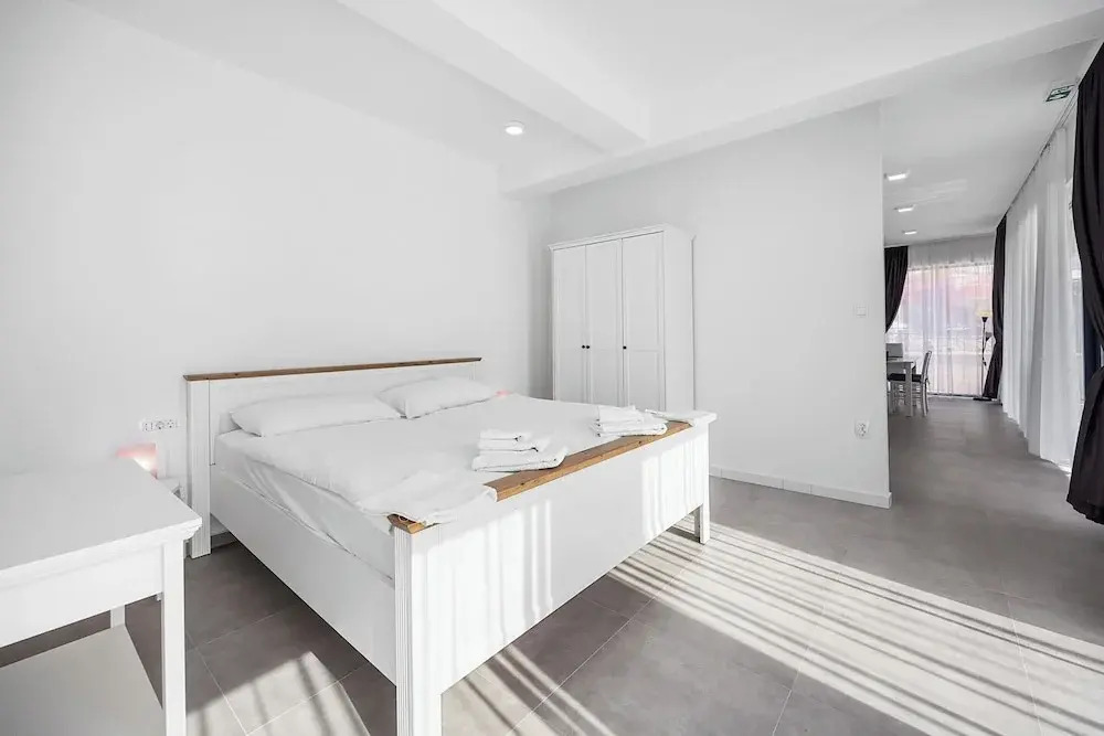 Modern Apartment, 300m From the Beach