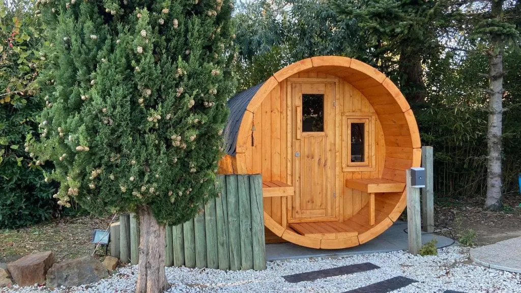 Adorable Guest House Avec Balneo Et Piscine