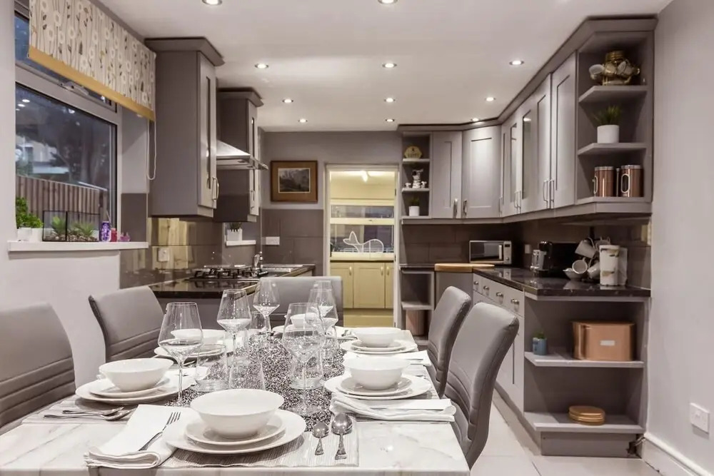 North Central London House/ Sleeps8/garden/wifi