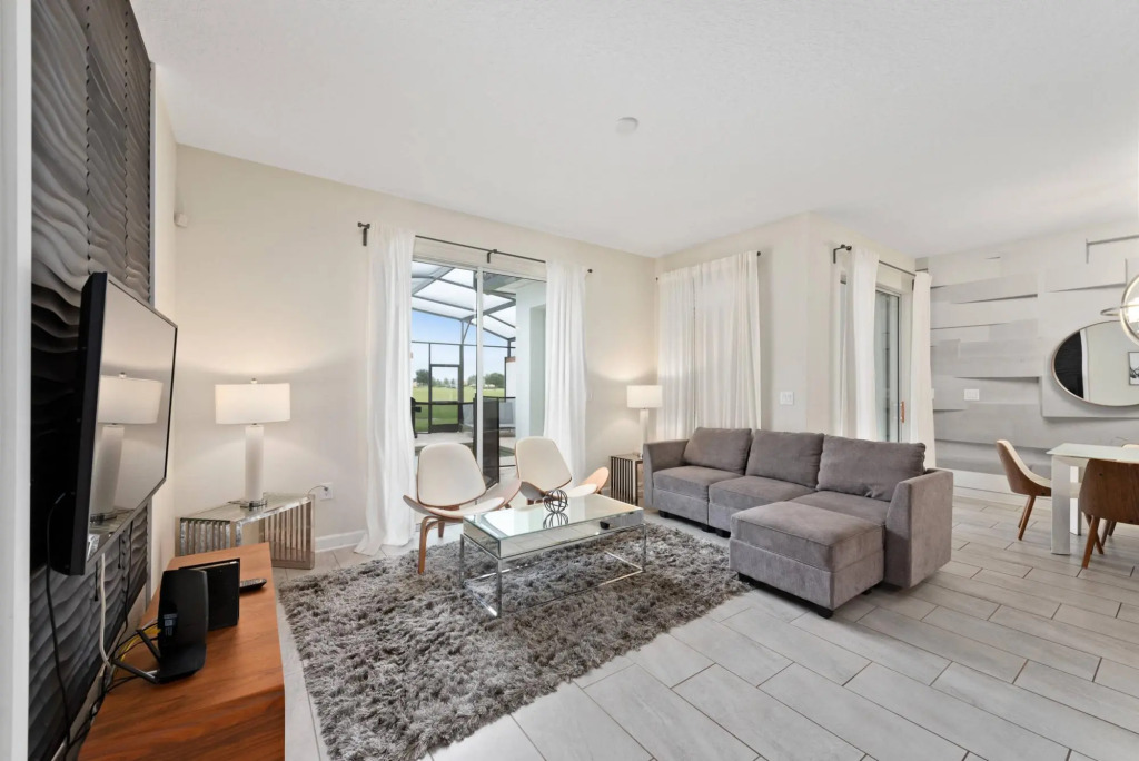 Amazing Townhome 4Bd 3Bat with pool @ChampionsGate