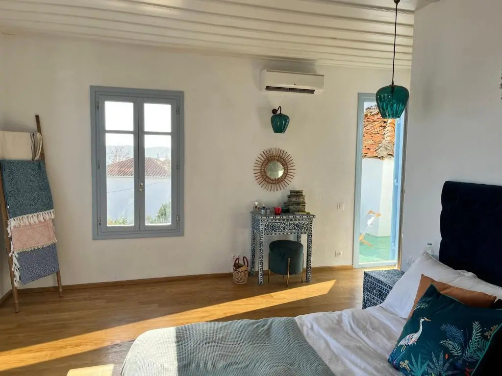 Lovely 1 Bed Townhouse with patio