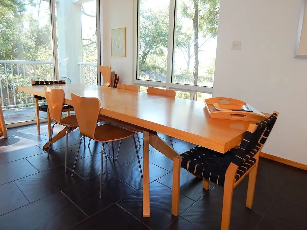055 Bough House