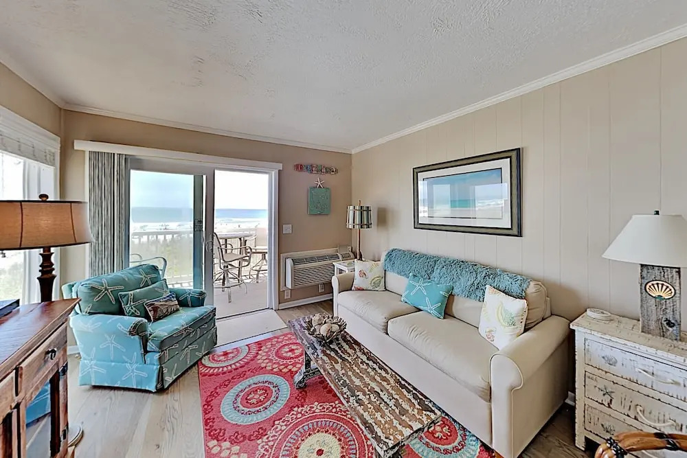 End-unit Ocean Pier W/ Ocean Views & Pool 2 Bedroom Condo