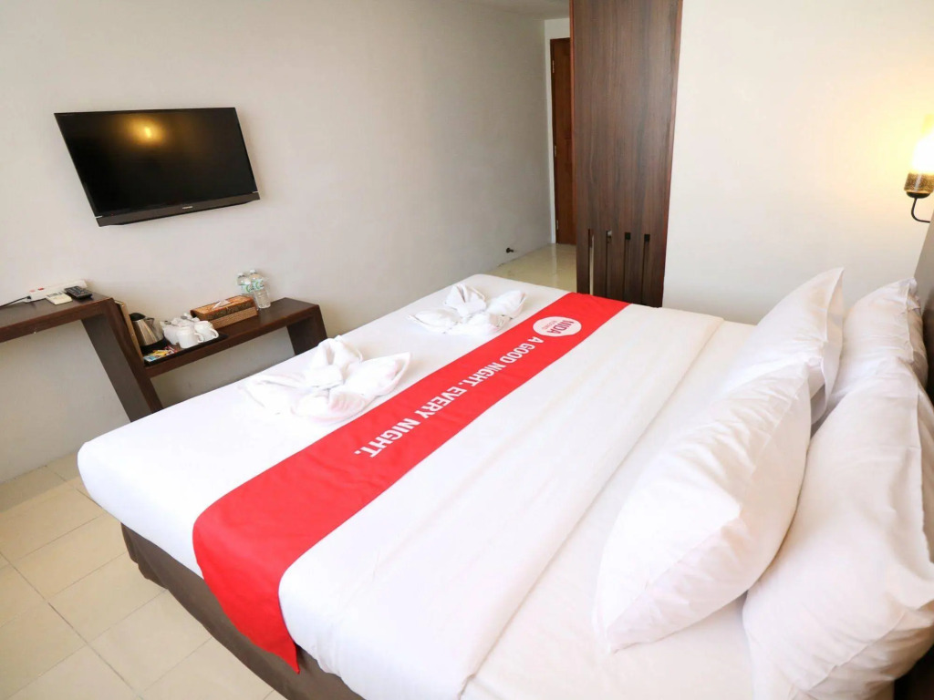 NIDA Rooms Bang Rak Emerald