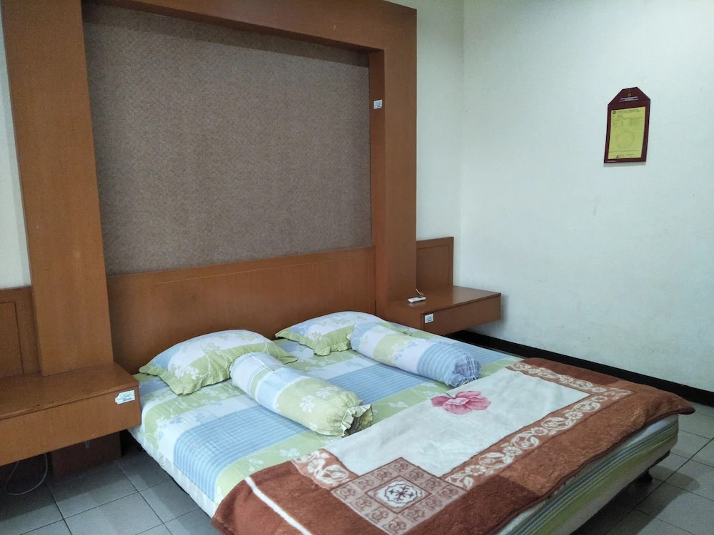 Tekmira Residence Supratman by OYO Rooms