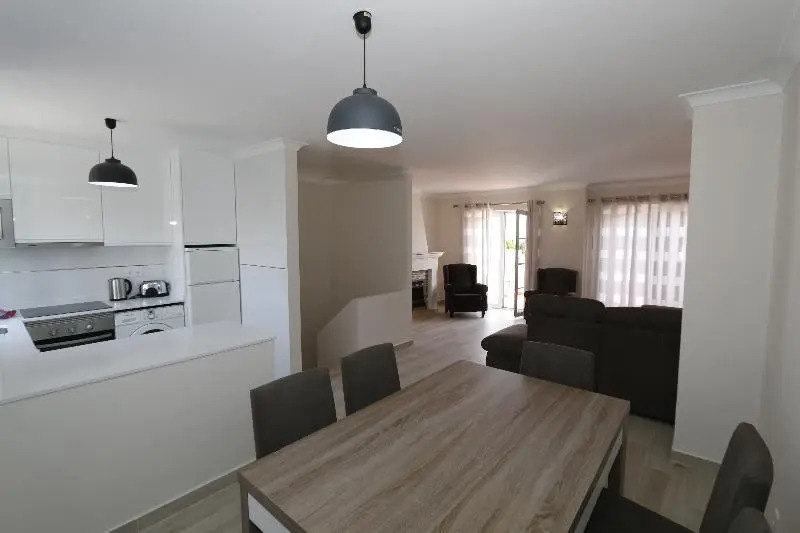 T4 Grand Townhouse Old Village