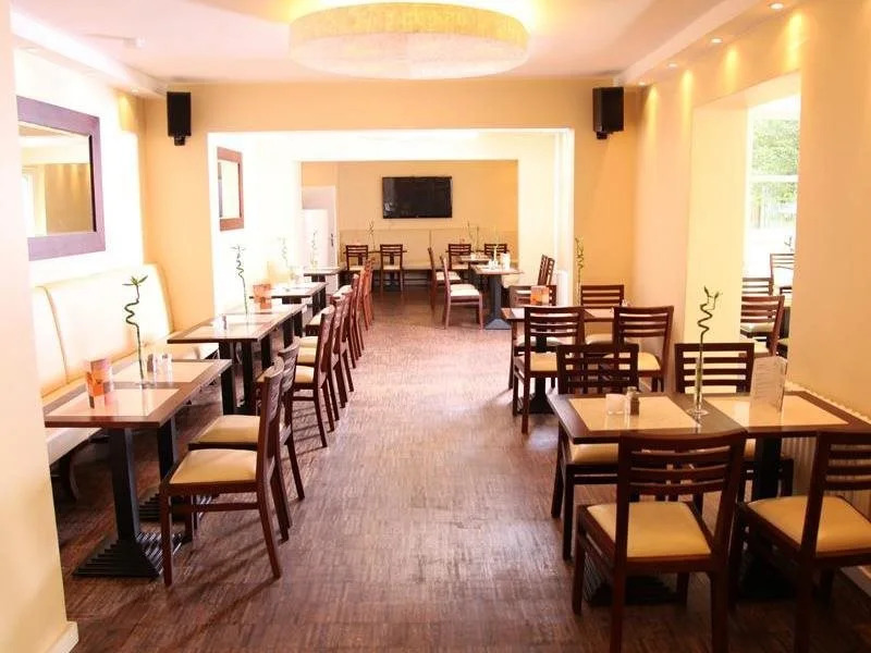 Main Station Hotel & Hostel