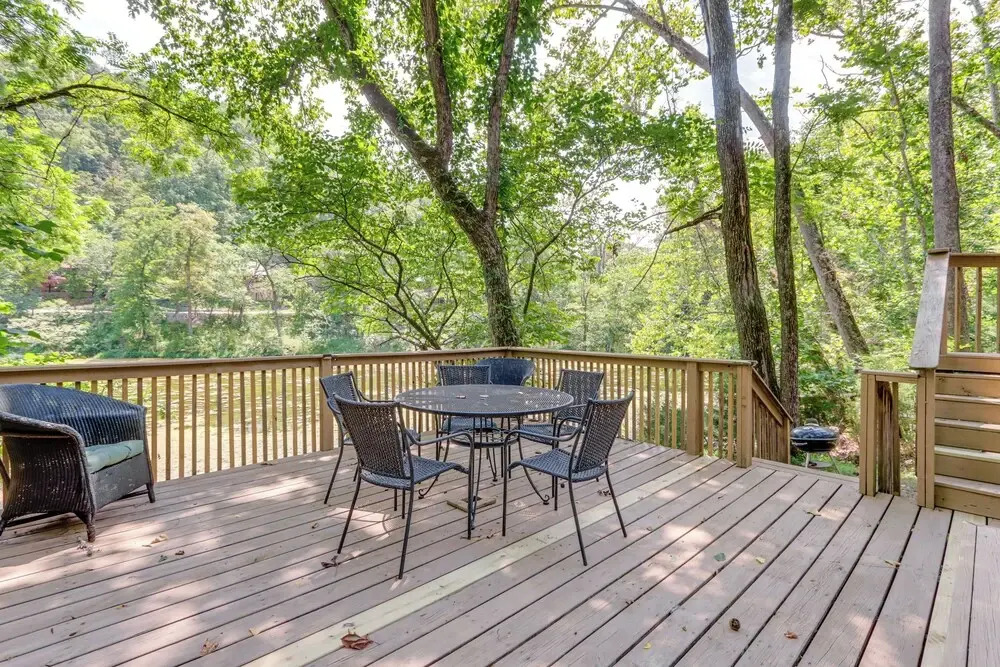 Lakefront Cabin < 3 Mi to Dtwn Eureka Springs!