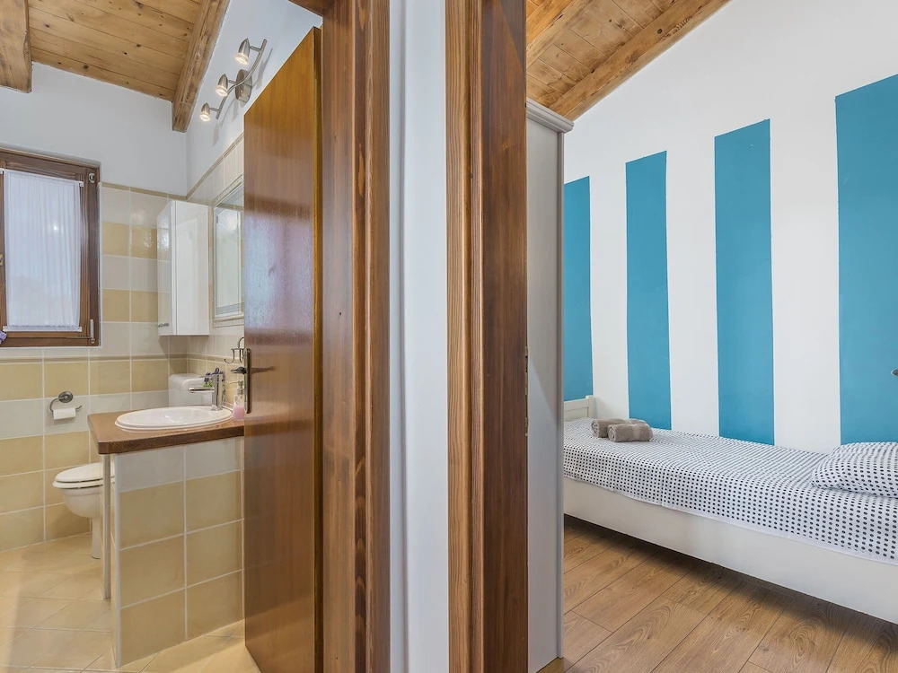 Villa with Private Pool Just 10 Minutes Drive From the Beach And Porec Center