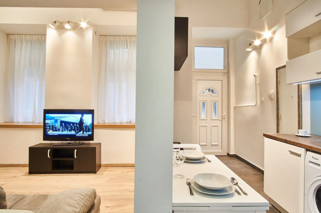 V27 Budapest Apartment