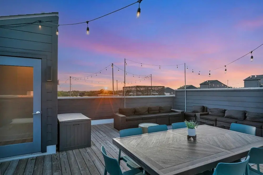 Rooftop Deck 2 Car Garage Near Downtown Nashville
