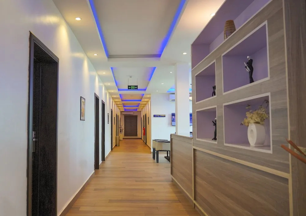 Mayhill Hotel