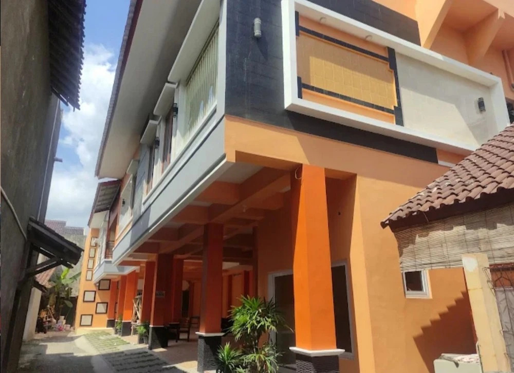 RedDoorz Syariah At Endrayanti Inn RSUD Yogyakarta