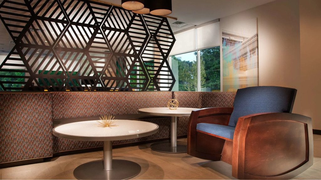 GLo Best Western Nashville Airport