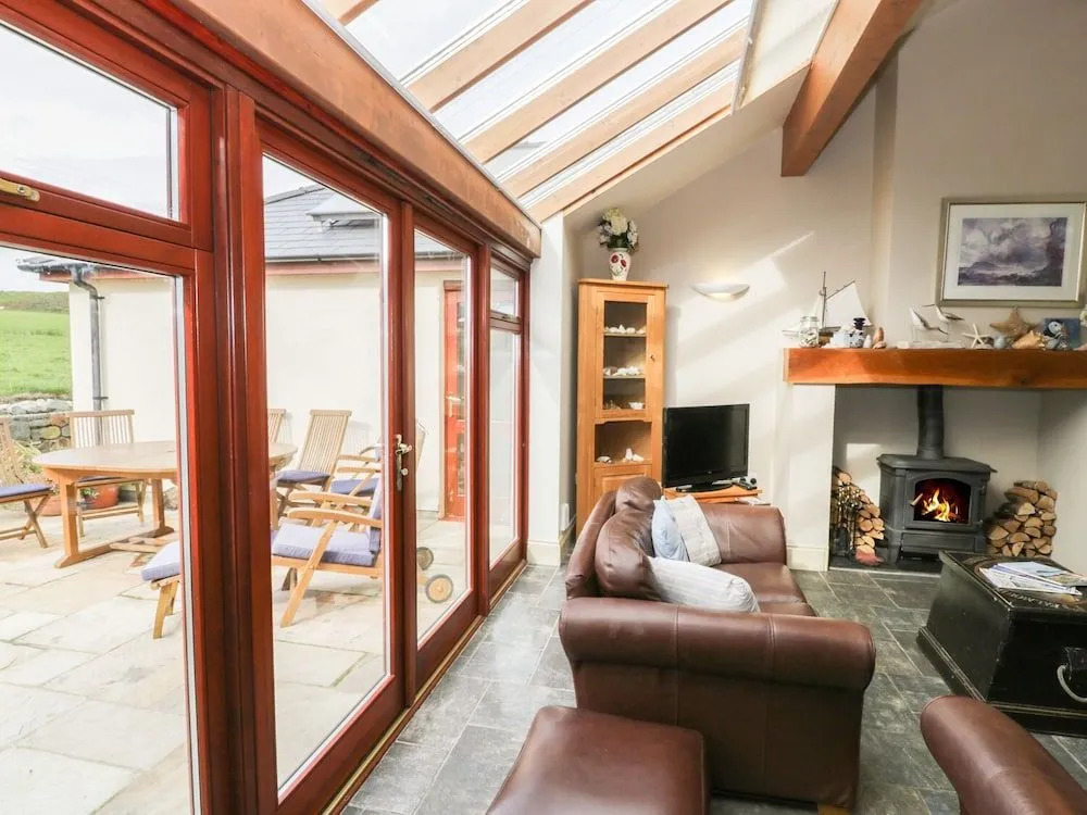 Manaros Cottage