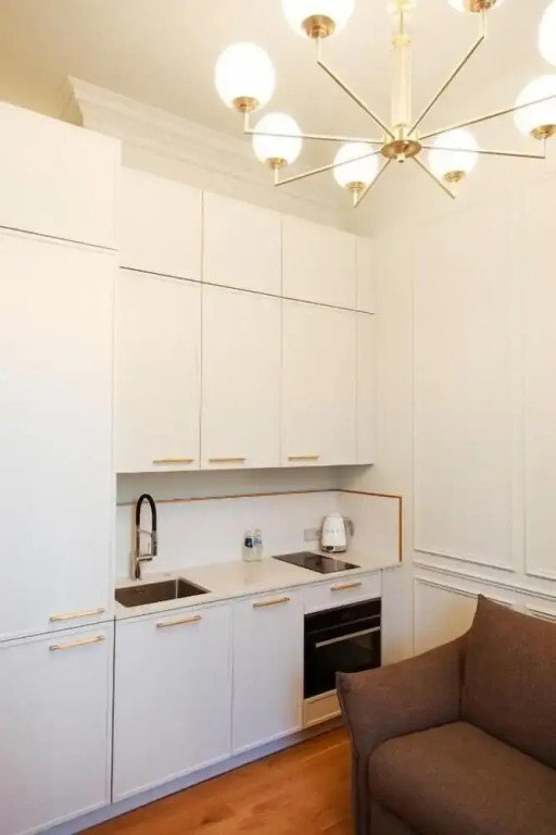 Roze Center Apartments