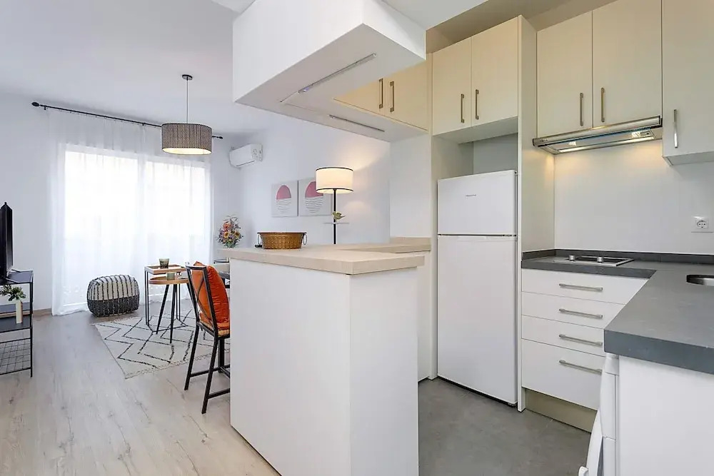 Magnificent 1 Bedroom Apartment With Balcony Santa Marta III